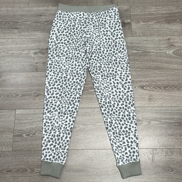 NWT Cuddl Duds Sweater Knit Pajama Top and Jogger Pant Set Leopard Print XS - Picture 15 of 15
